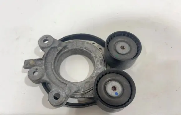 BMW 2 F46 Generator/alternator belt tensioner 7634197
