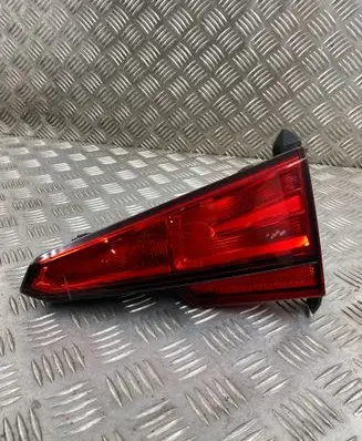 Tailgate rear/tail lights