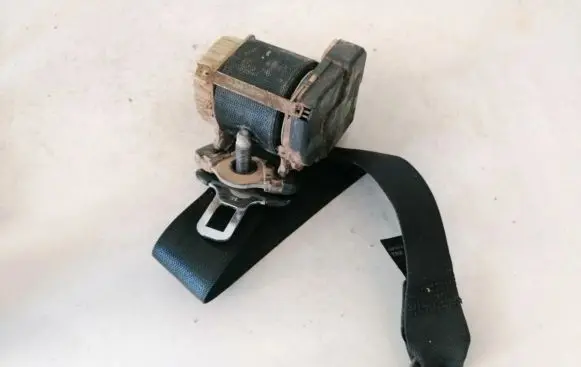 Opel Astra G Rear seatbelt 90560642