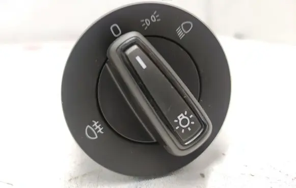 Skoda Fabia Mk3 (NJ) Light switch 5E0941431G