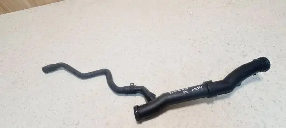 Volkswagen Tiguan Engine coolant pipe/hose 03C121065F