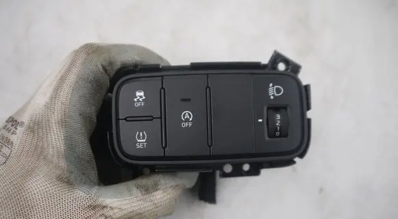 Hyundai i20 (BC3 BI3) Other switches/knobs/shifts 93700Q0910