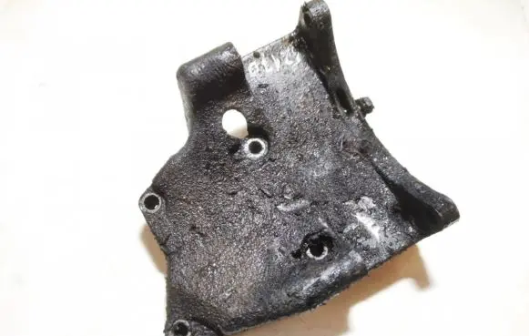 Mercedes-Benz C W202 Engine mounting bracket R6031550735