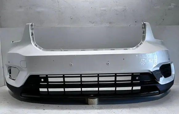 Volvo XC40 Front bumper 31449359