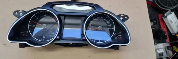 Audi A5 8T 8F Speedometer (instrument cluster) 8T0920984K 503002551230