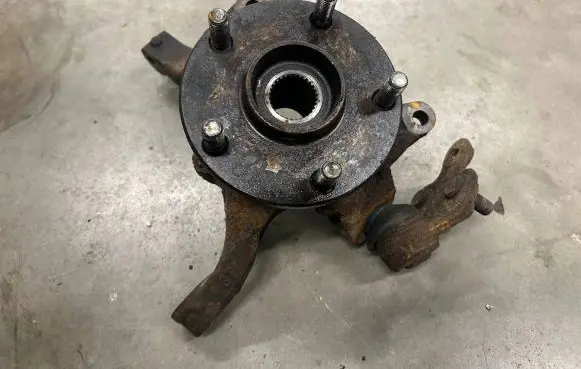 Toyota Previa (XR30, XR40) II Front wheel hub spindle knuckle