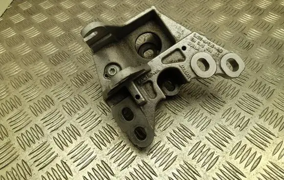 Land Rover Range Rover Evoque L551 Engine mount bracket L8D26P096AB