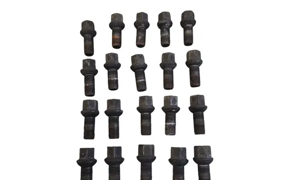 Volkswagen Golf VI Nuts/bolts 