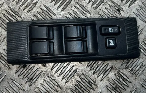 Toyota Corolla Verso AR10 Electric window control switch 54355667D 05222 1000402