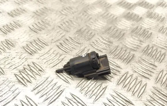 Volkswagen Touran I Brake pedal sensor switch 3B0945511A