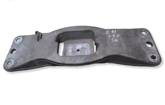 BMW 5 E60 E61 Gearbox mounting bracket 6769634 13807410