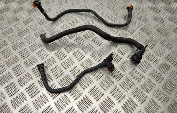 Toyota RAV 4 (XA50) Fuel line pipe