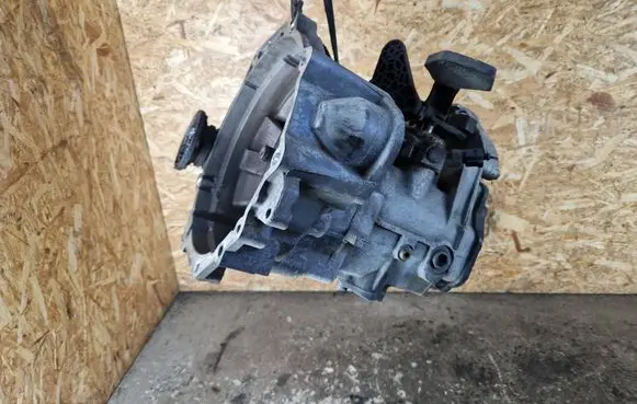 Volkswagen Golf V Manual 5 speed gearbox KBM