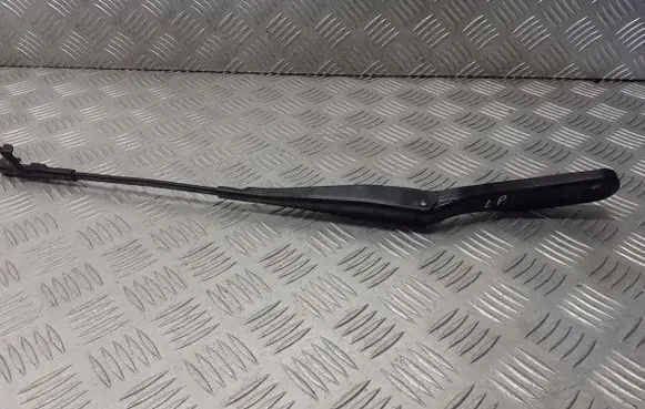 Volvo V50 Front wiper blade arm 30698249