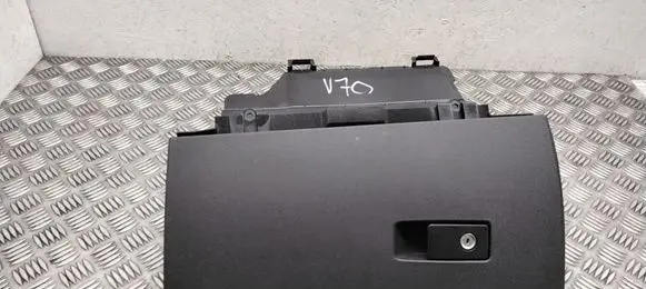 Volvo V70 Glove box 39831339