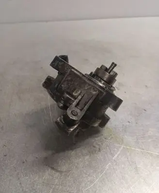 Volvo S70 V70 V70 XC Vacuum pump 08658230
