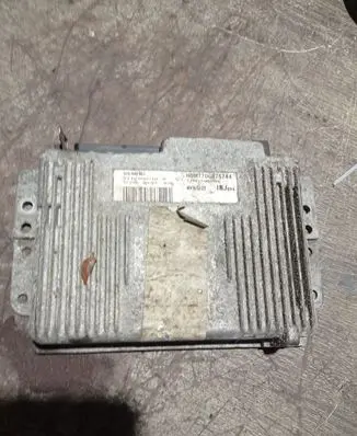 Renault Scenic I Engine control unit/module H0M7700875744