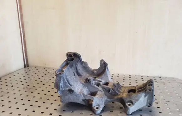 Audi A4 S4 B7 8E 8H Generator/alternator bracket 