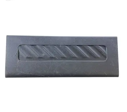 Chevrolet Silverado Rear sill trim cover 84504227