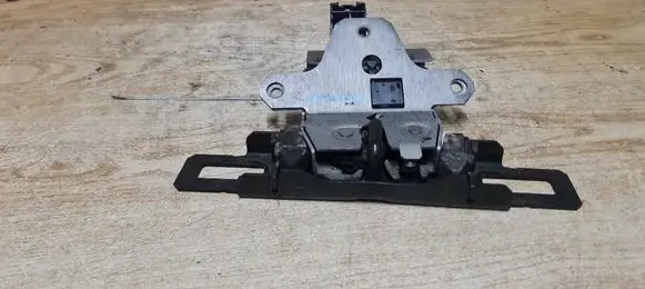 Volvo XC60 Loading door lock 