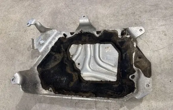 BMW iX3 Heat shield in engine bay 9468781 200421 13490410
