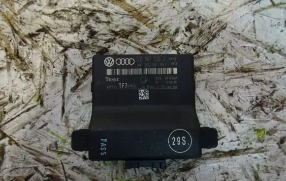 Volkswagen PASSAT CC Engine control unit/module 3C0907530J