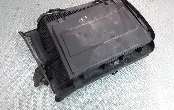 BMW 5 E39 Air filter box