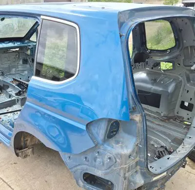 Volkswagen Touran III Rear quarter panel