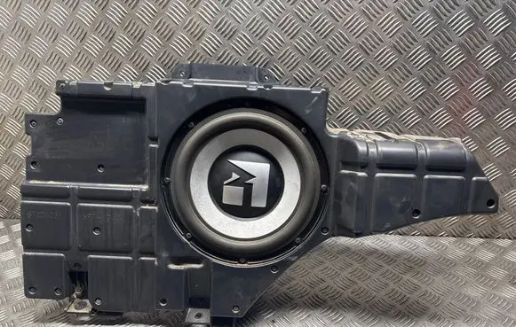 Mitsubishi Shogun Subwoofer speaker 8720A031