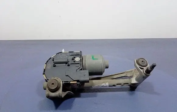 Seat Altea XL Front wiper linkage and motor 5P0955023D