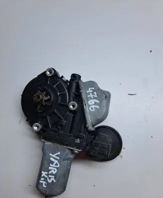 Toyota Yaris Front door window regulator motor 857200D210