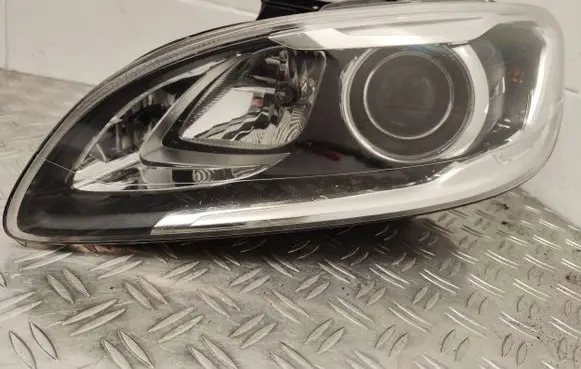 Volvo V60 Headlight/headlamp 31420261