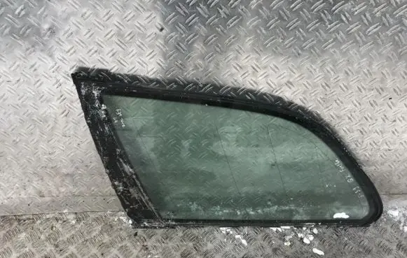 BMW 5 E39 Rear side window