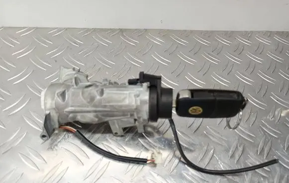 Volkswagen Tiguan Ignition lock 1K0905851B 02448A03411