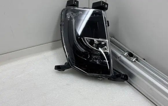 Tesla Model S Front fog light 00132688 00130145 00132702