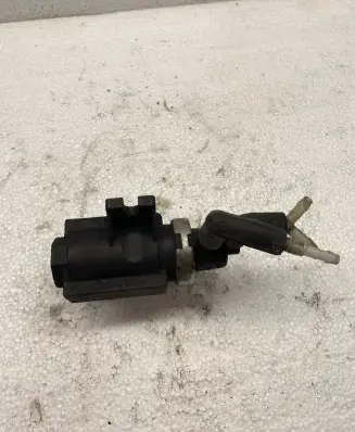 Volkswagen PASSAT B5 Engine mount vacuum valve 8E0906628A