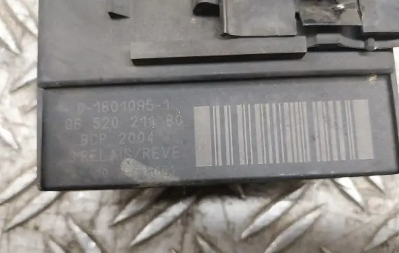 Glow plug pre-heat relay