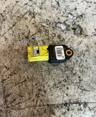 Toyota Auris 150 Airbag deployment crash/impact sensor 8983102060 0347430151