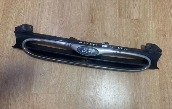 Ford Mondeo MK I Front bumper upper radiator grill 95BG8A133 95BG8200