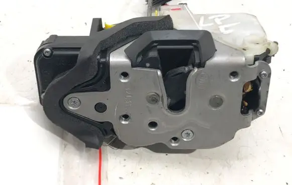 Chevrolet Aveo Front door lock