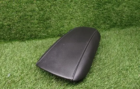 Ford Fusion II Armrest L0210263AA08FT7