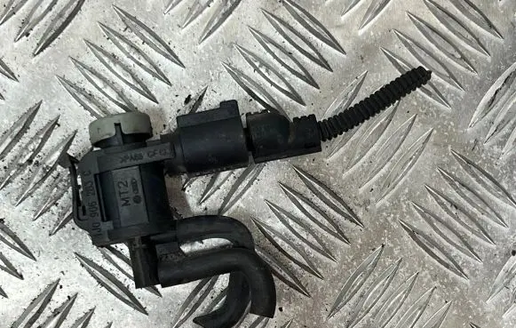 Volkswagen PASSAT B6 Turbo solenoid valve 1J0906283C