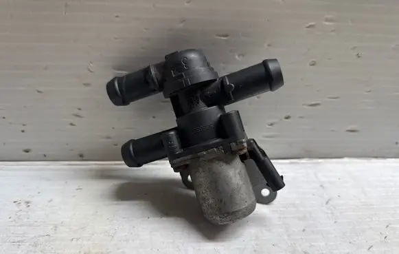 Volvo XC90 Coolant heater control valve 30668672