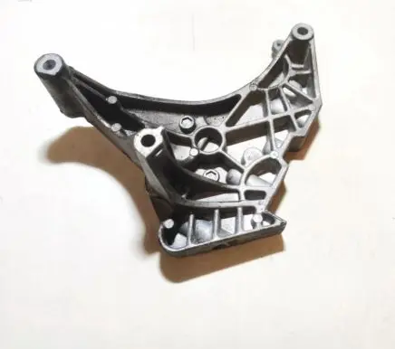 Volkswagen PASSAT CC Engine mounting bracket 03L199207