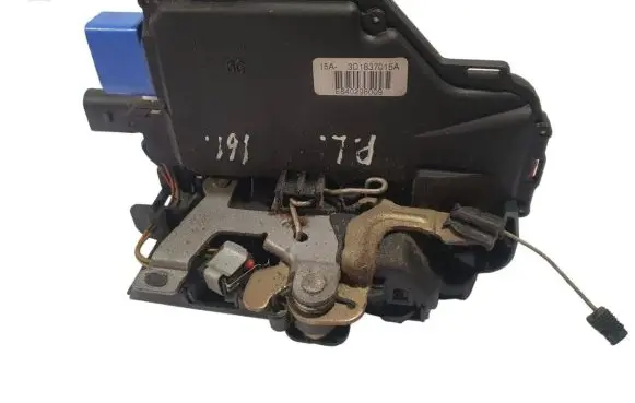 Volkswagen Phaeton Front door lock 3D1837015A