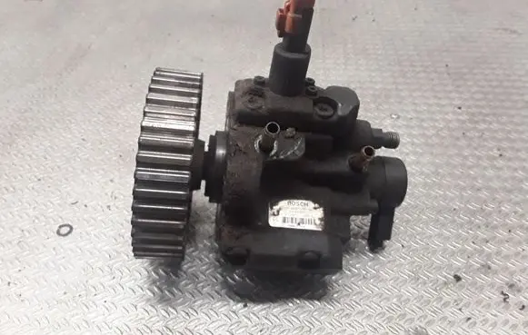 Peugeot 607 Fuel injection high pressure pump 0445010021