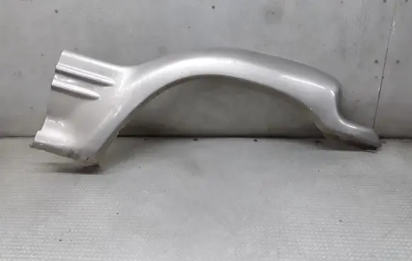 Rear fender molding trim
