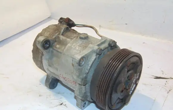 Skoda Octavia Mk1 (1U) Air conditioning (A/C) compressor (pump) 1J0820803L 1J0820803K