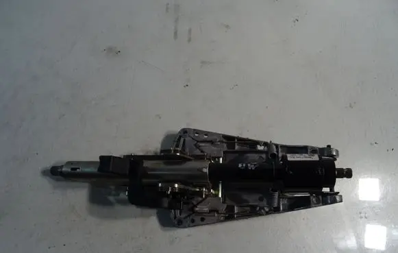 Mercedes-Benz C W204 Steering wheel axle A2044604516