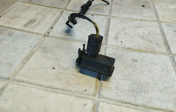 BMW 1 E81 E87 Air quality sensor 6411698830303 24055910